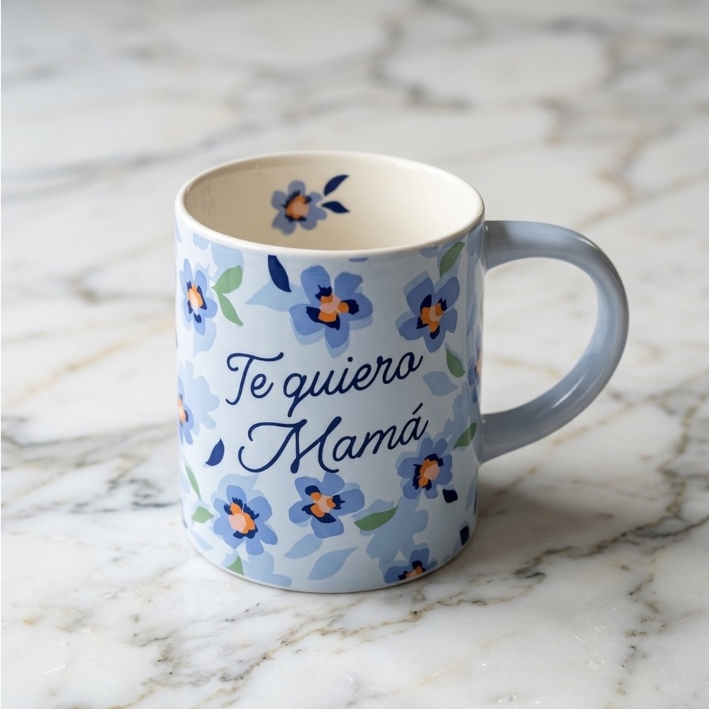 Blue Floral "Te quiero Mamá" Ceramic Mug